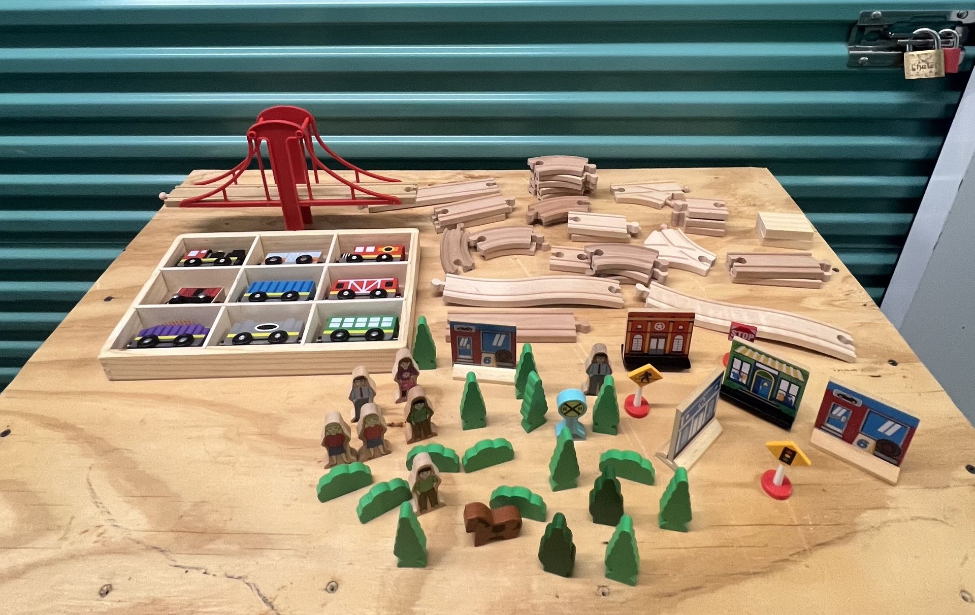 Kids Wood Toy Train Set And Melissa & Doug