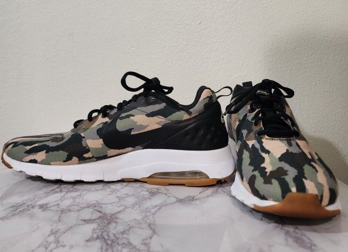 NIKE AIR MAX MOTION LW PREM / Style 861537 201 / Size 10 Men