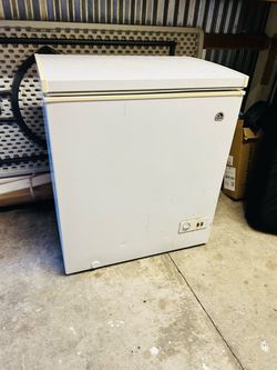 Igloo Chest Freezer White