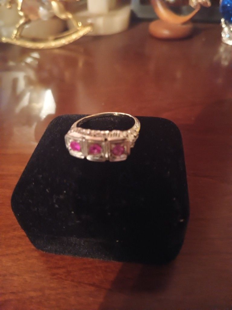14kt Art Deco White Gold Filigree Ruby Ring