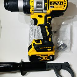 Dewalt Hammer Drill With a 5.0 Battery 
