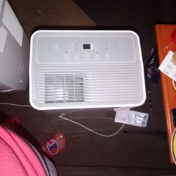 Hisense Dehumidifier 70 Pints 