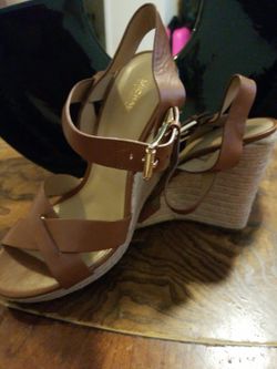 Michael Kors wedge size 10