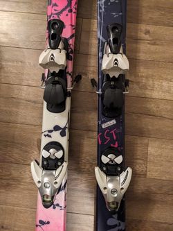 Salomon Temptress women's ski 151cm. Pink, Black, And White for