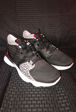 Jordan Men’s Air Flow Trainer Sneakers (12)