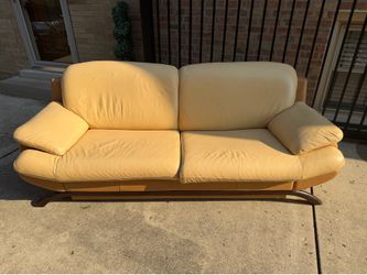 Couch set