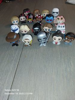 Mini Star Wars Figures (Doorables) All For $30