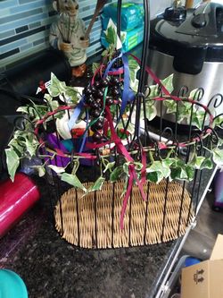 Wine bottle basket