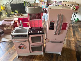 Disney princess kitchen 40$ reg 100$