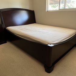 Cherry Wood Queen Bedroom Set