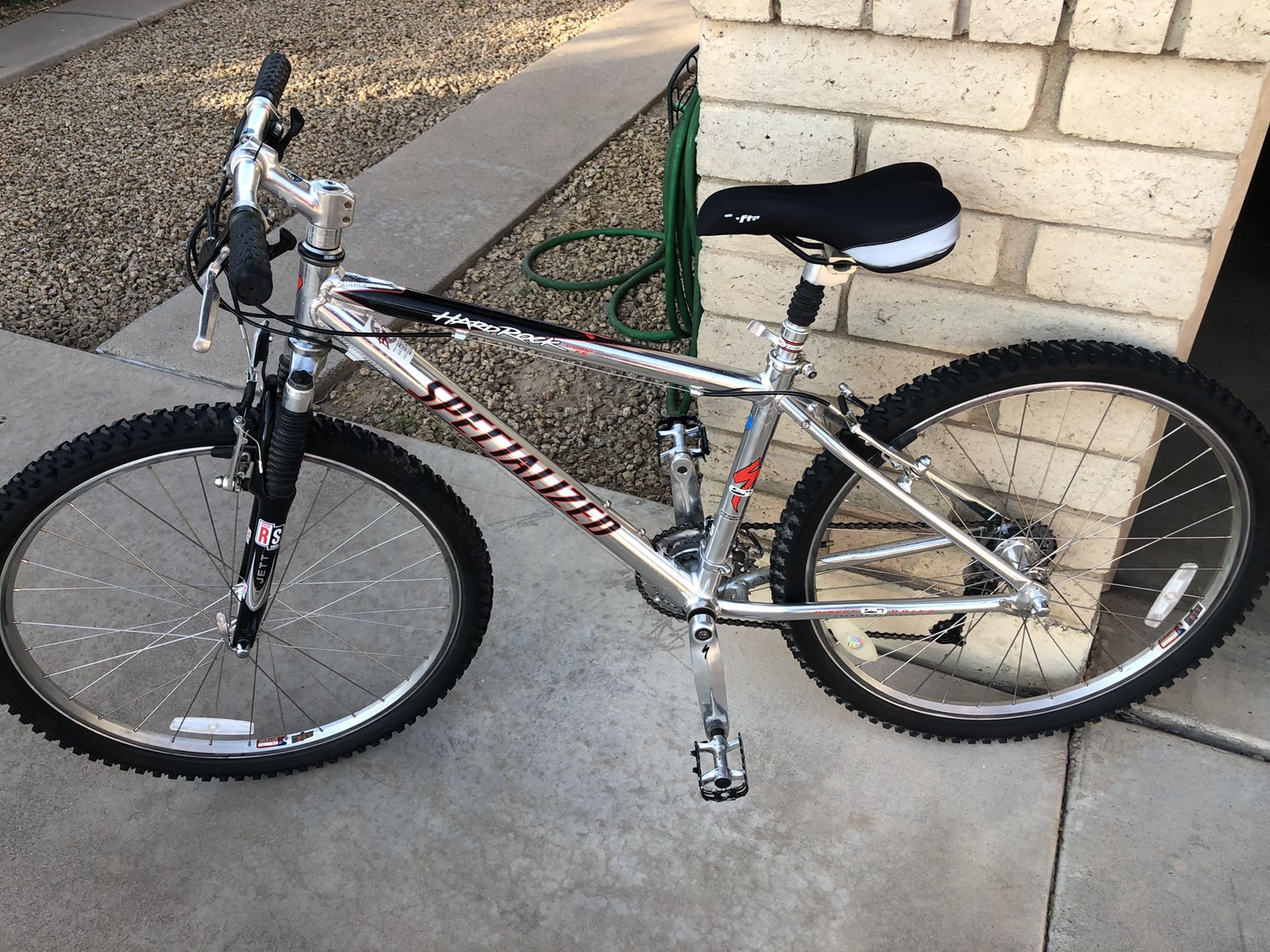 Specialized 26 inch small frame hard rock Comp FS mountain bike in very nice condition.