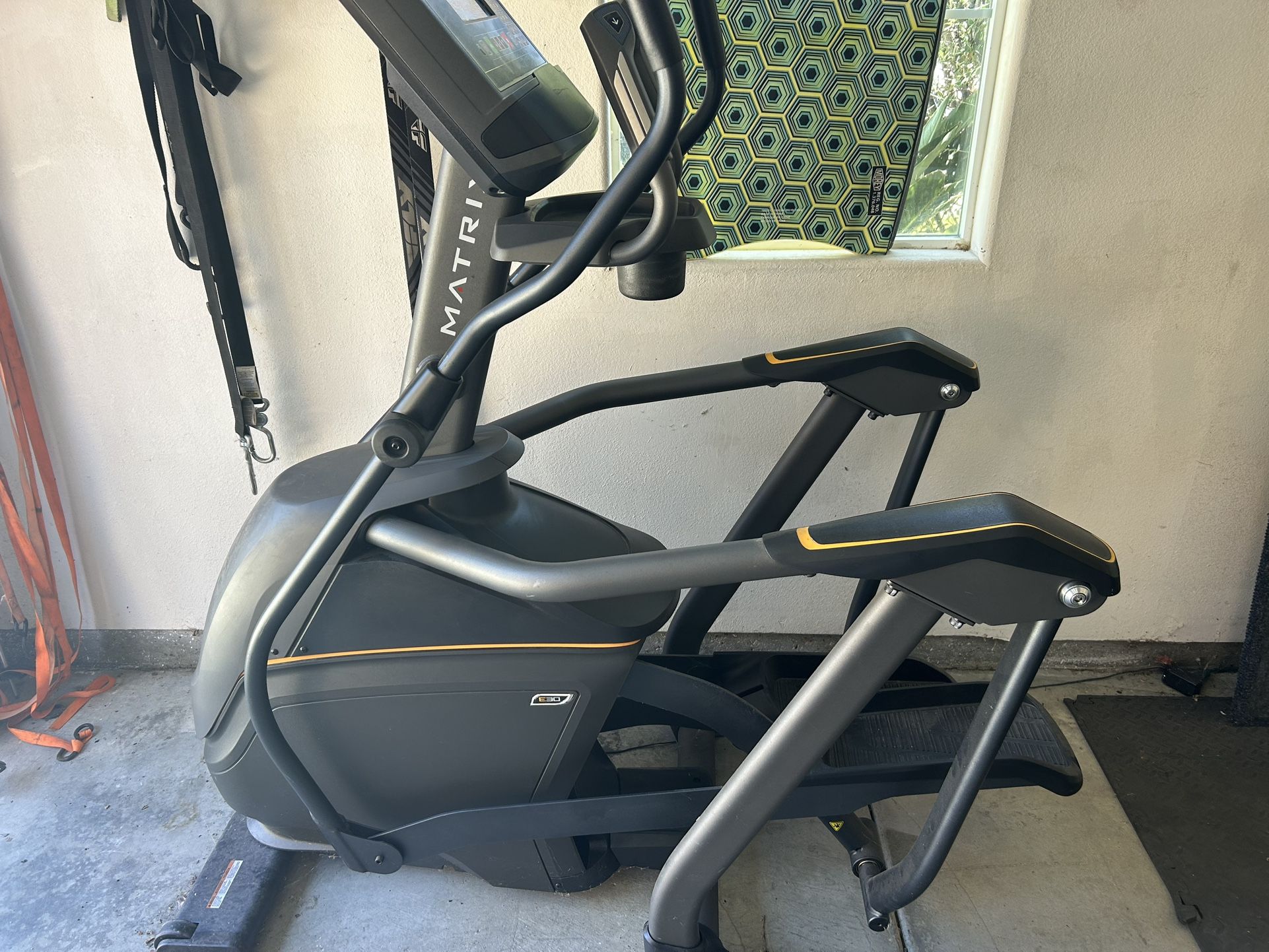 Matrix Elliptical ( Barely Used)