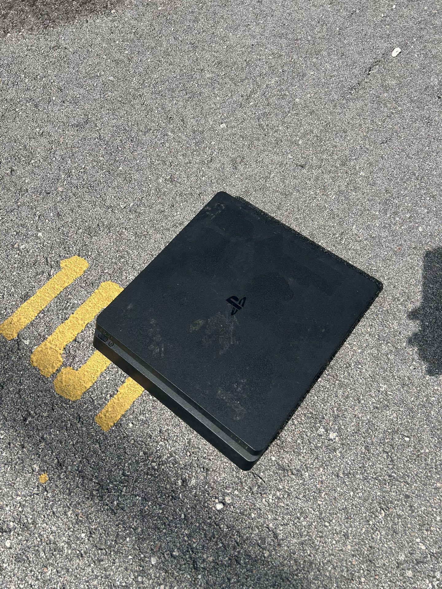 PS4 slim 1TB