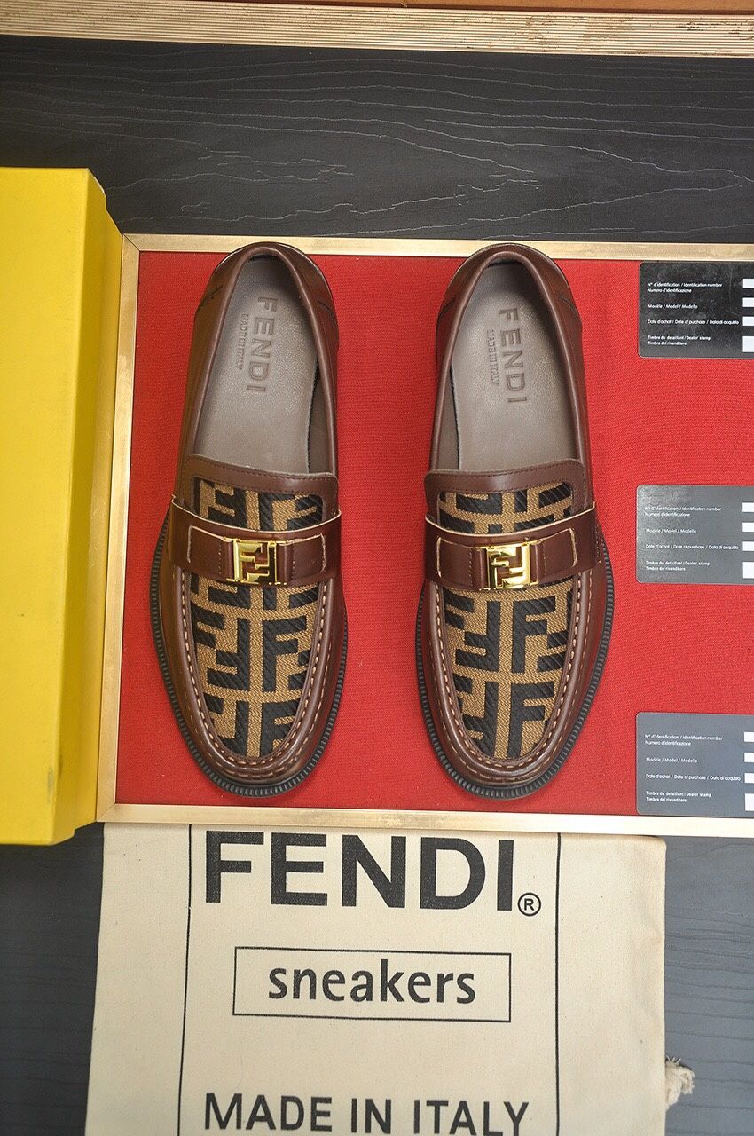 Fendi Men’s Leather Shoes With Box New