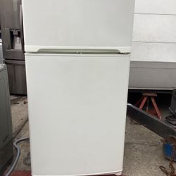Kenmore Refrigerator 