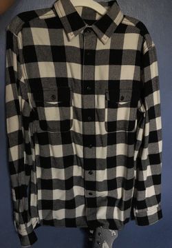 Size small men’s flannel