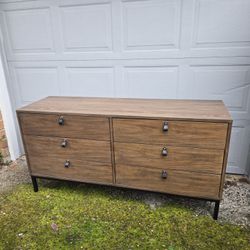 Solid Wood Modern Style Dresser 