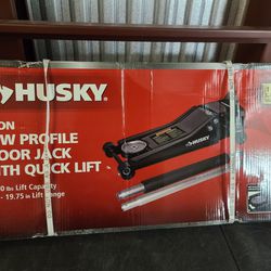 Husky Low-Profile 4-Wheel Floor Jack 3-Ton Quick-Lift Dual-Pump Hydraulic Steel