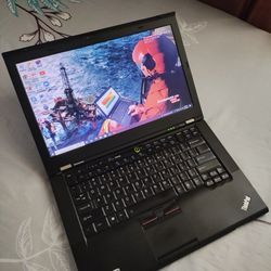 14"inch Intel Core i7 Lenovo Laptop, 750GB HDD, 8GB RAM, Inbuilt Bluetooth, DVD RW📀, SD Card Reader And a WebCam. Windows 10 Installed.
