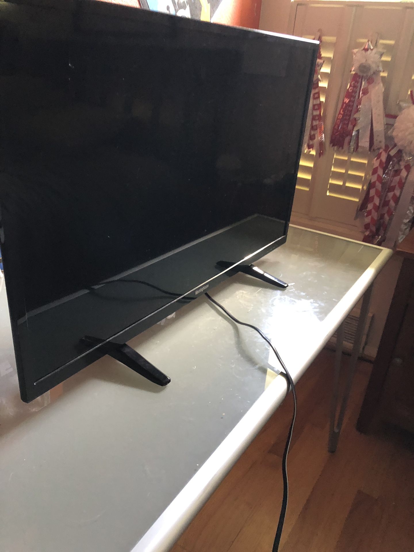 32 inch Flat Screen TV
