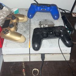 Ps4 With 2 Controllers