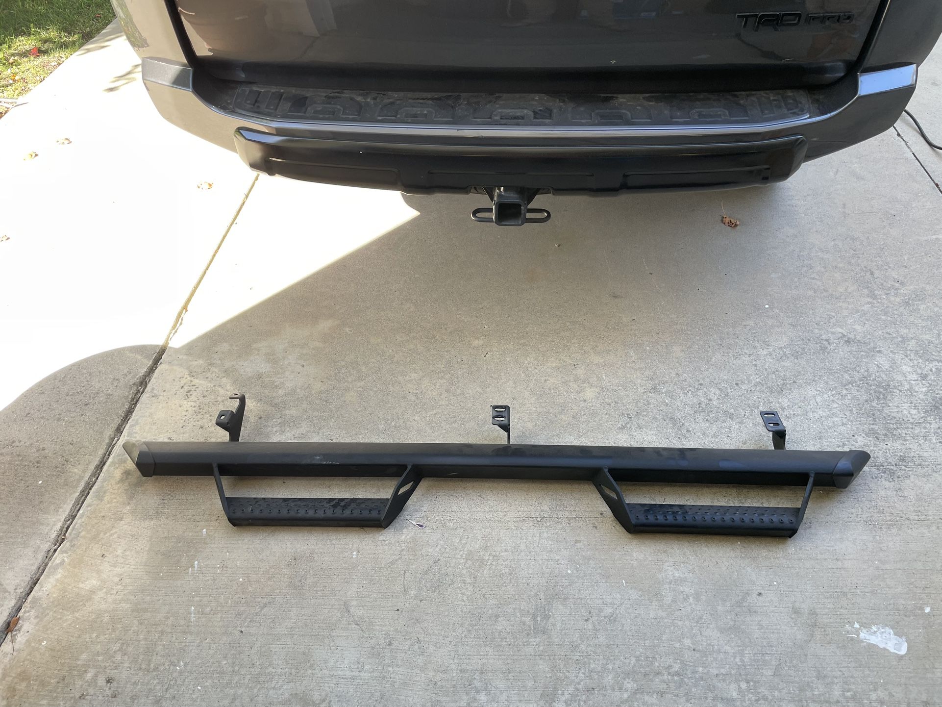 USED (undamaged) OEM TOYOTA 4RUNNER 2014-2021 PREDATOR PRO STEP BAR driver side