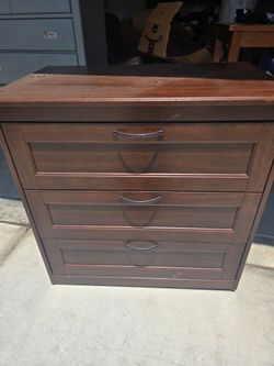 Dresser