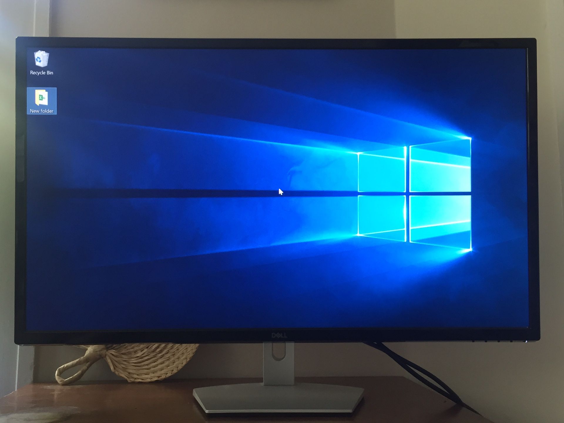 Dell 32” S-Series LED QHD Computer Monitor (S3219Dc)