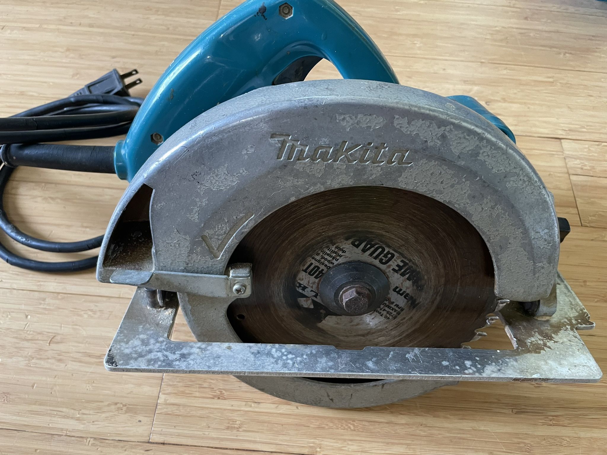 Makita 5007nb 7-1/4" Corded Circular Saw