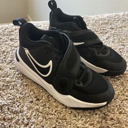 Kids Nike Shoes Size 4Y