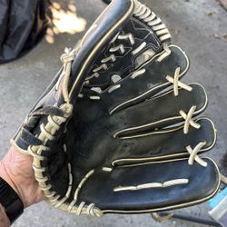 Bombay Baseball Glove Right Hand Throw Fits Left 13”