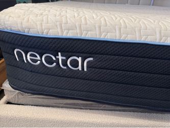 Nectar Hybrid Classic Queen New IN Box! $588