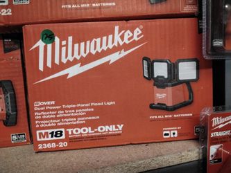 MILWAUKEE M18 DUAL POWER TRIPLE PANEL FLOOD LIGHT