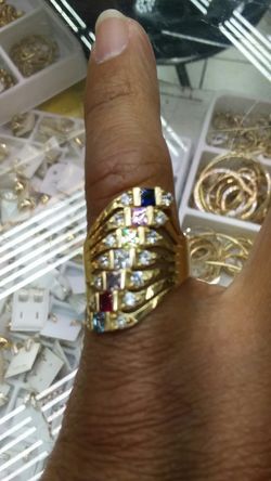 14k Gold ring cz stones high quality 6.4 grams