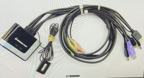 IOGEAR KVM Switch
