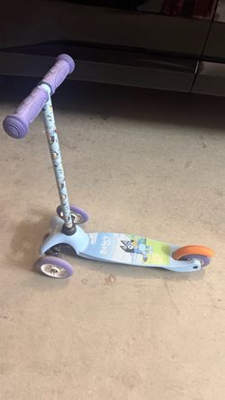 Bluey Kids Three-Wheel Kick Scooter