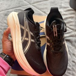 ASICS Gel Nimbus 27 Size 11