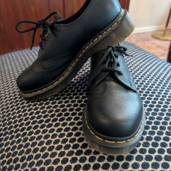 Dr Marten's Classic Black Oxford Women 7