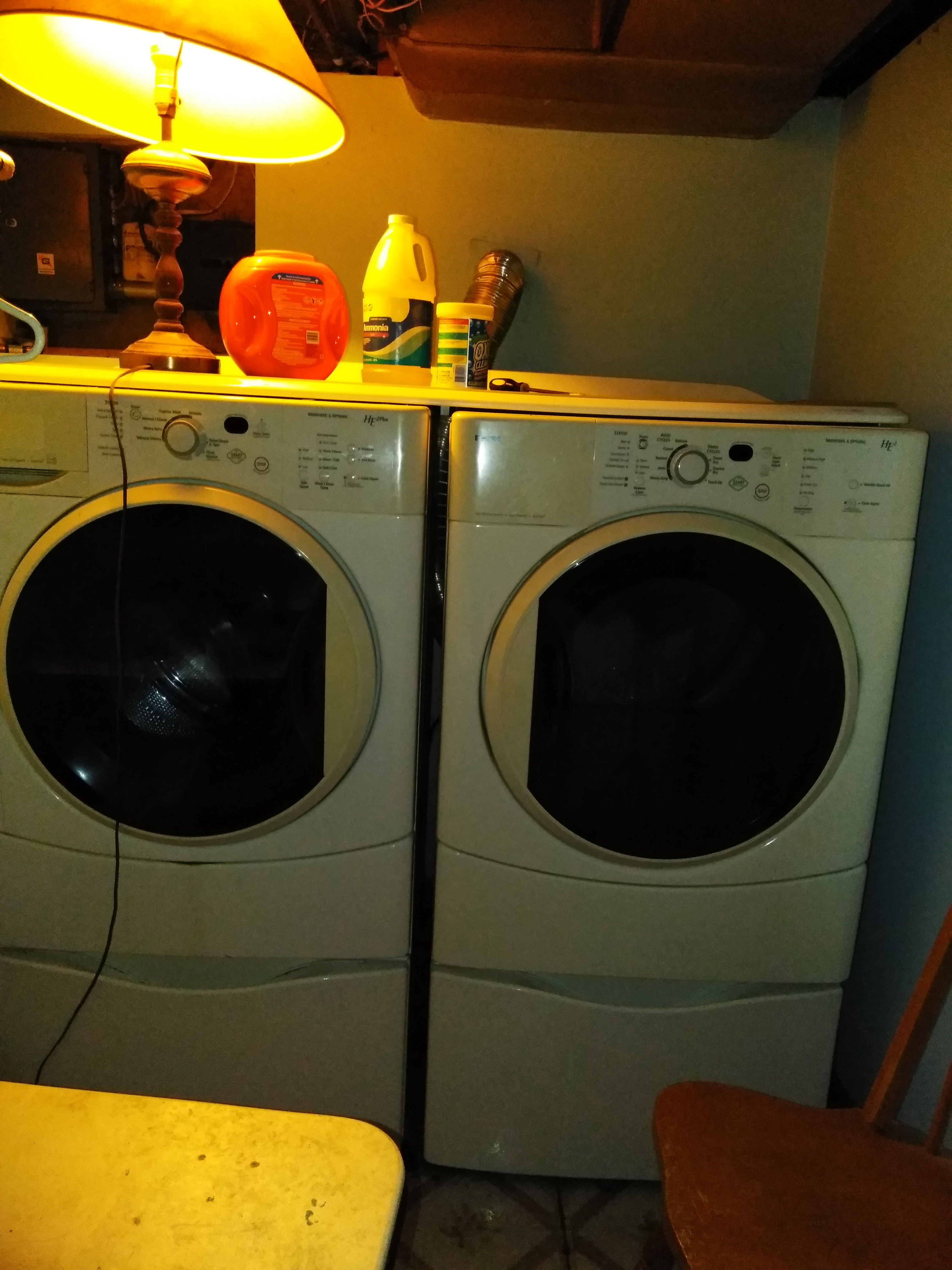 KENMORE WHITE FRONT LOADING WASHER/ DRYER