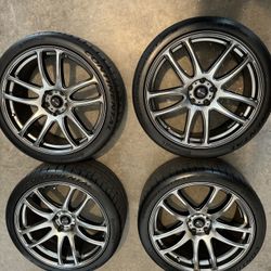 Staggered Wheel/Tire Set - 20 Inch