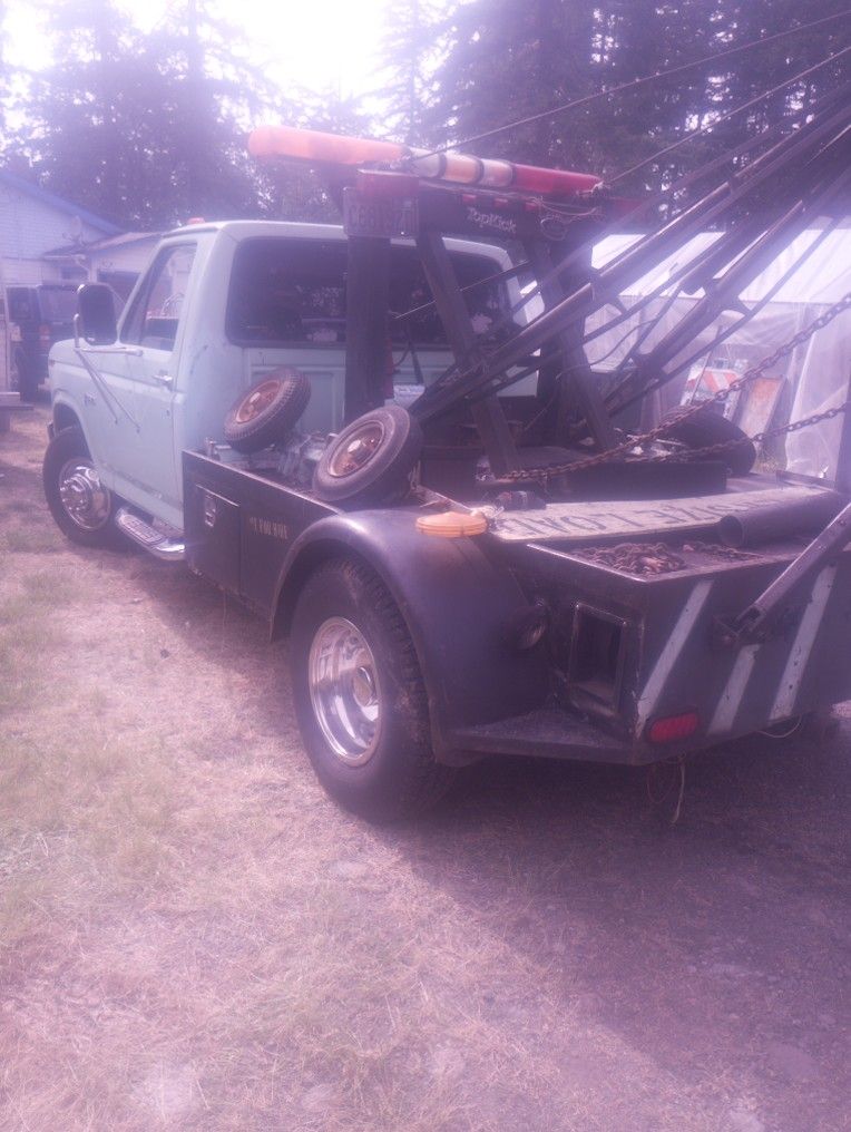 1984 Custom Ford F-350 Green Color