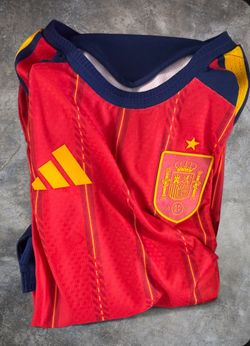 Size Medium Official Authentic Adidas Spain National Team Home Jersey