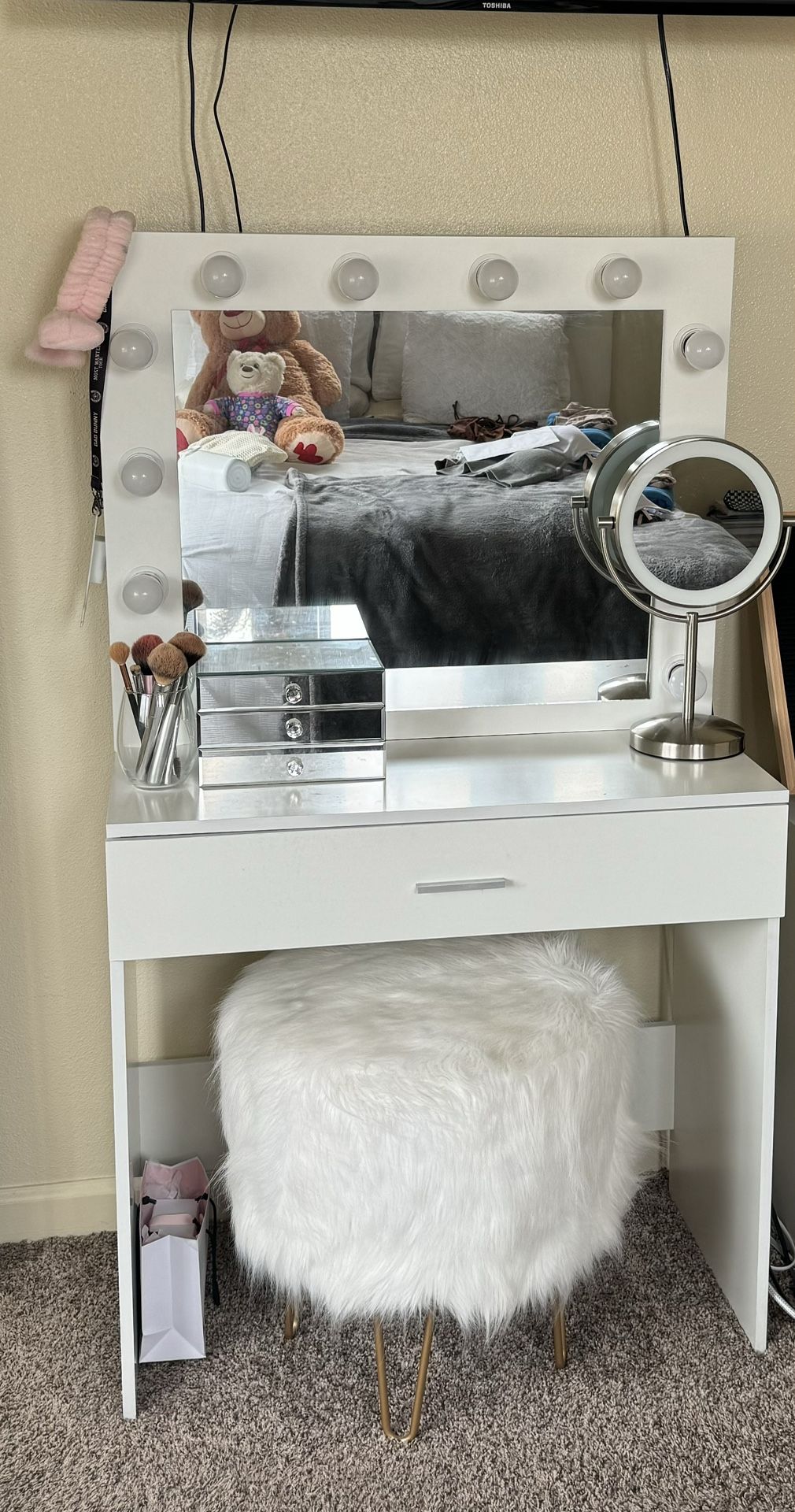 White Makeup Vanity