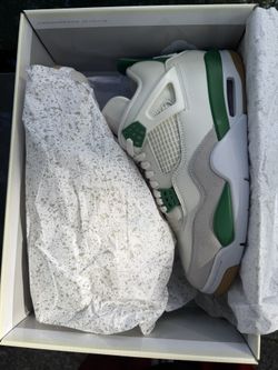 Jordan 4 SB Pine Green