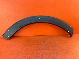 2024 2025 Buick Envista Right Passenger Rear Wheelhouse Molding OEM (contact info removed)1