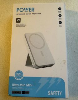 Magnetic Wireless Power Bank 10000mAh Portable Charger Foldable Stand white USBC