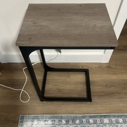 C-shaped End Table, Small Side Table For Couch, Sofa Table With Metal Frame For Living Room, Bedroom, Bedside