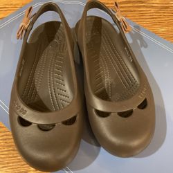 New Womens Crocs Slingback Brown With Bows Size 7