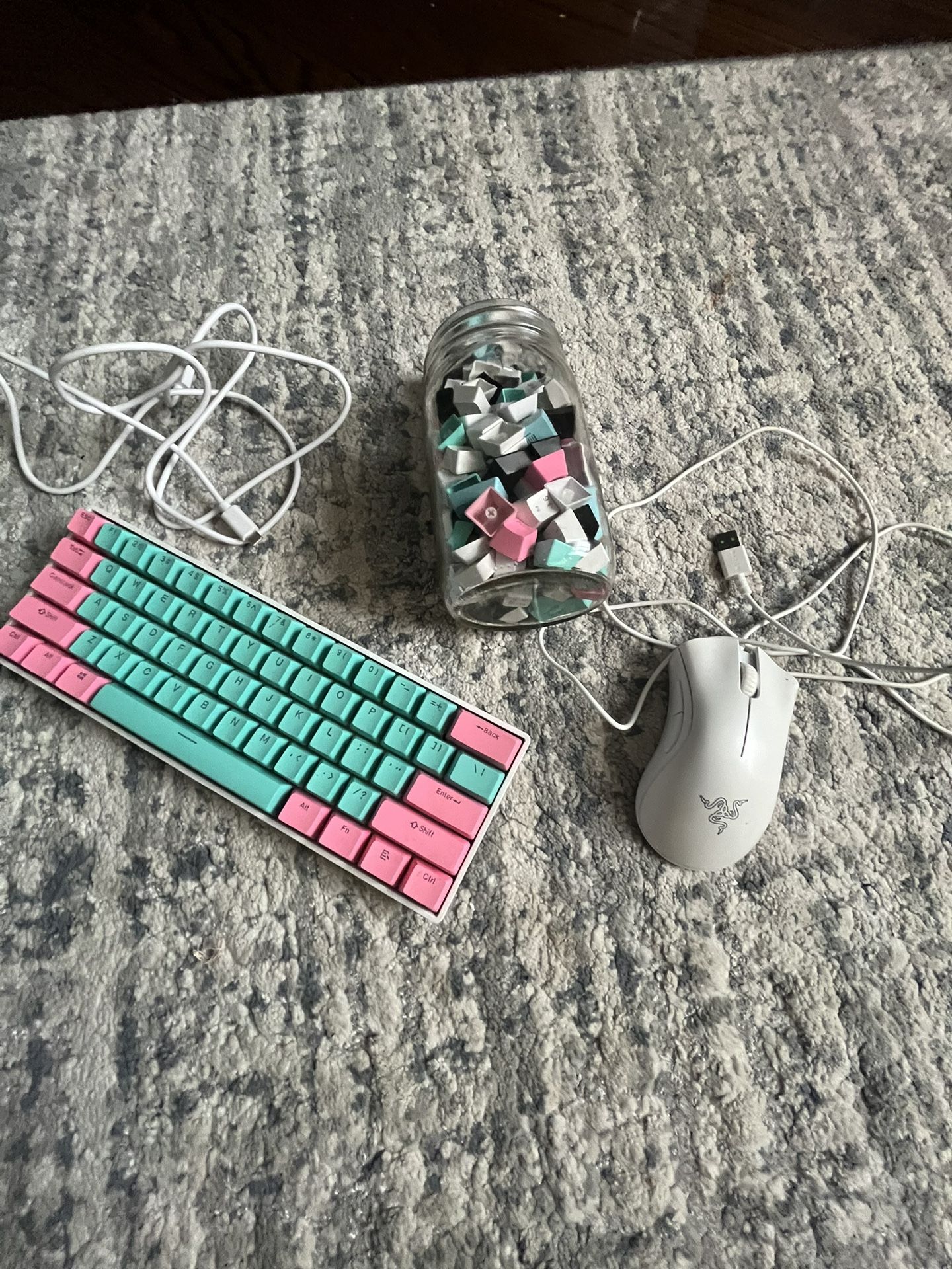 Mz 60 Custom Keycaps Worth 70$ With Razor Mouse And Extra Keycaps