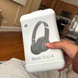 Beats Solo 4